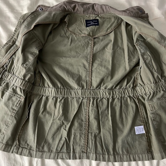 green jacket - Picture 2 of 4